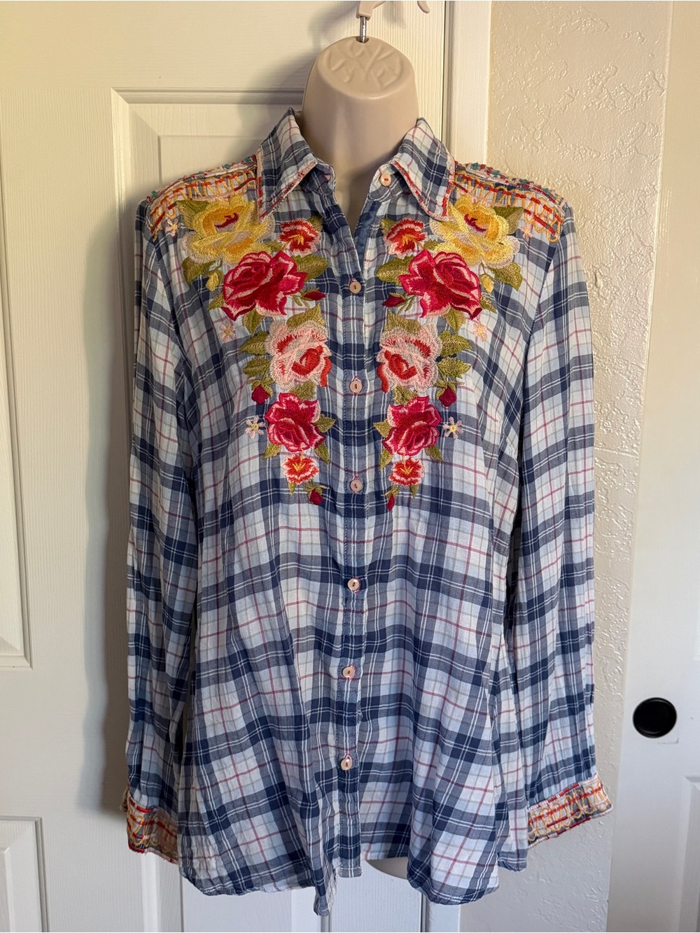 $188 Johnny Was Workshop floral Embroidered blue white Plaid Shirt medium M